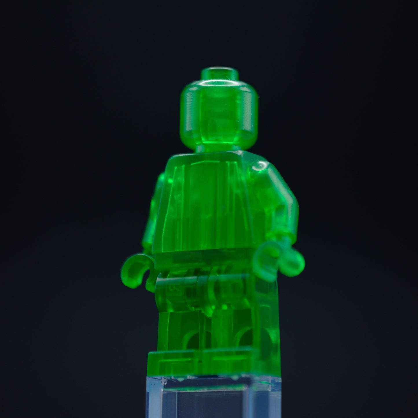 Trans-Green Monofig